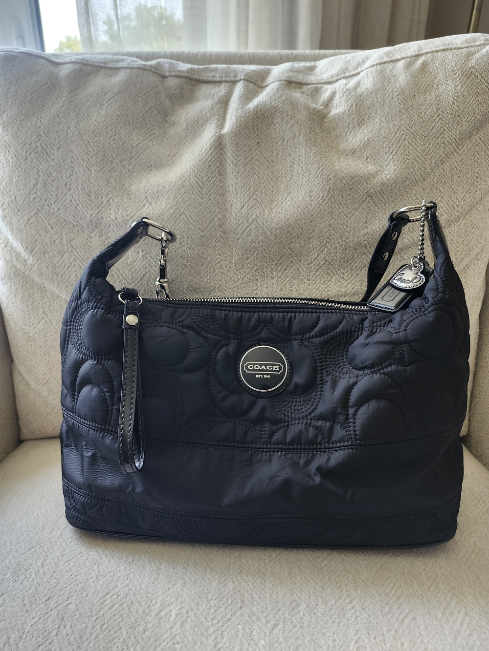 Coach Black Poppy Signature Quilted Shoulder Bag F17720 - Picture 6 of 7